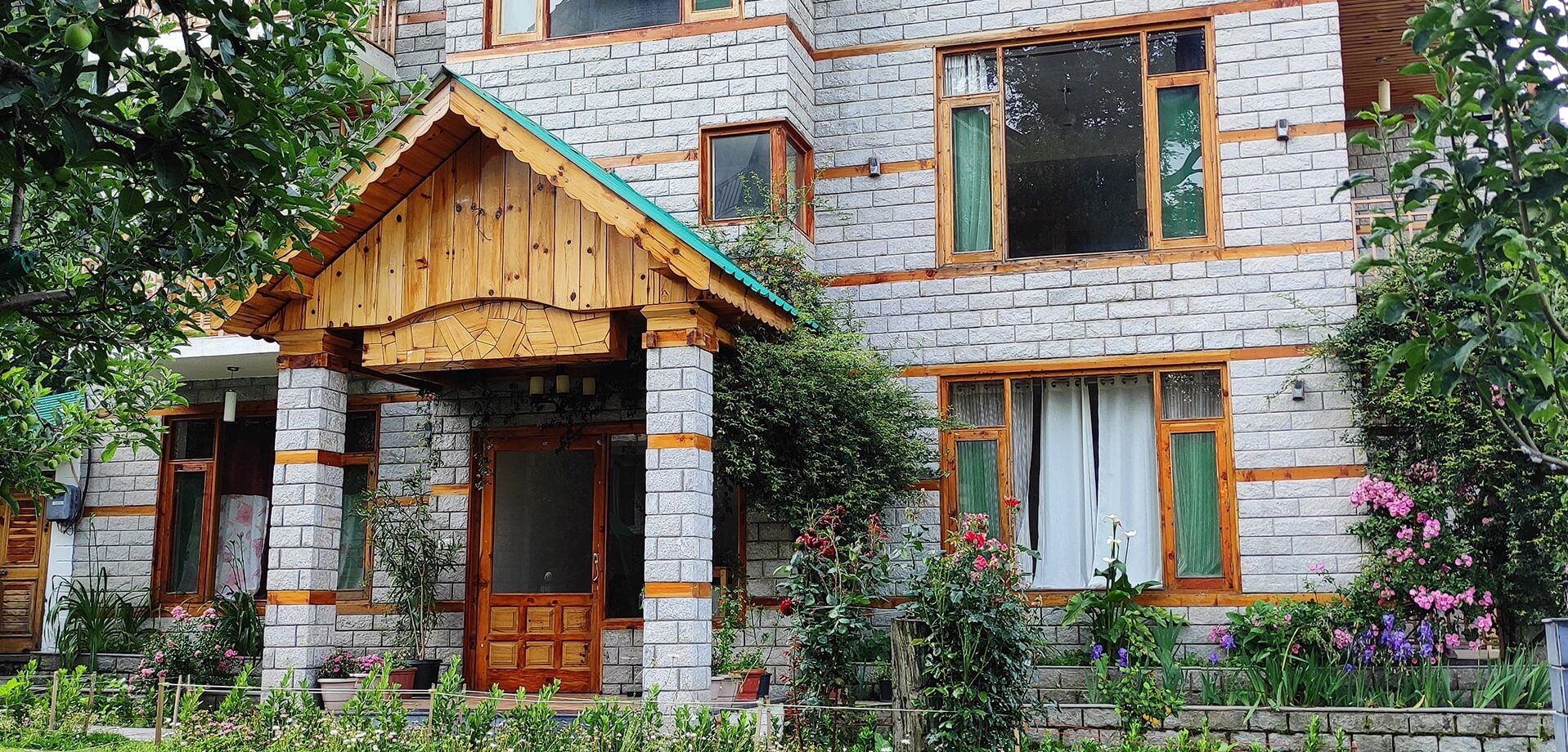 luxury cottages near me in manali